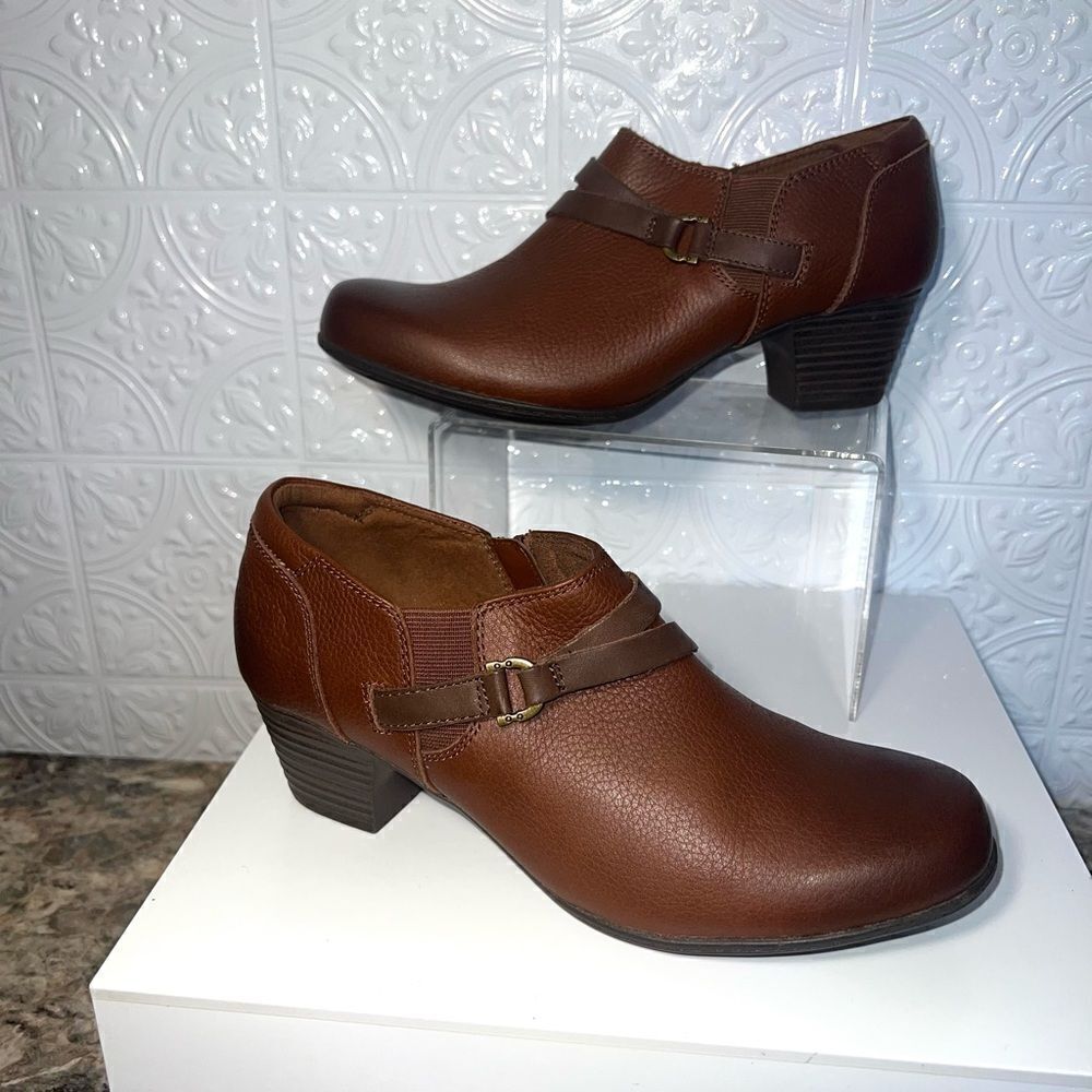 NWOB AuthenticβClarks Valarieβ2